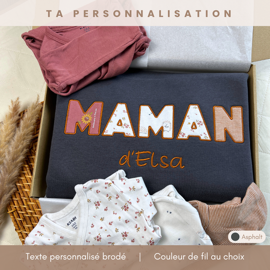 Coffret cadeau avec sweat gris anthracite brodé « MAMAN d'Elsa », personnalisation du texte et de la couleur de fil, livré emballé prêt à offrir